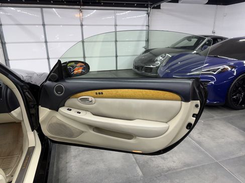 Used 2002 Lexus SC 430 Convertible image 25