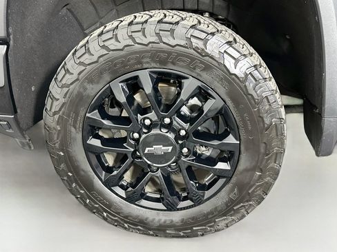 Used 2025 Chevrolet Silverado 2500 High Country w/ Midnight Edition AWD/4WD image 34