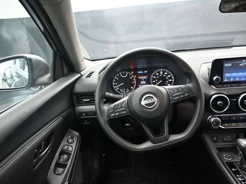 Used 2024 Nissan Sentra S FWD image 29