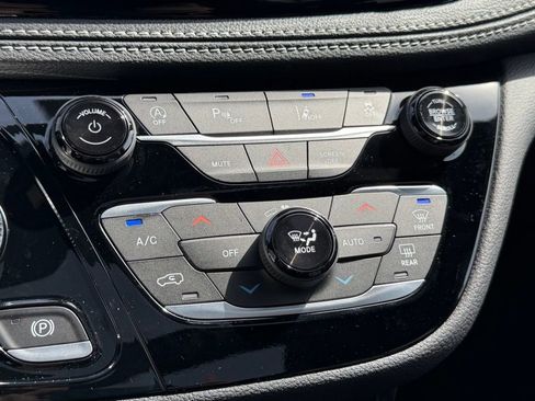 New 2026 Chrysler Pacifica Select FWD image 20