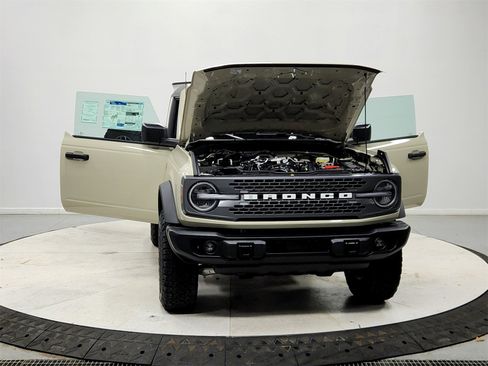 New 2025 Ford Bronco Badlands image 10