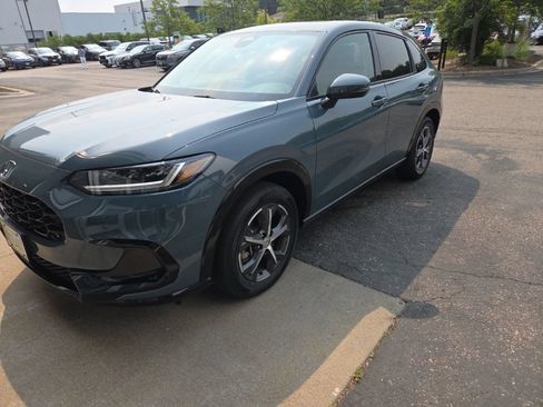 Used 2025 Honda HR-V EX-L image 3