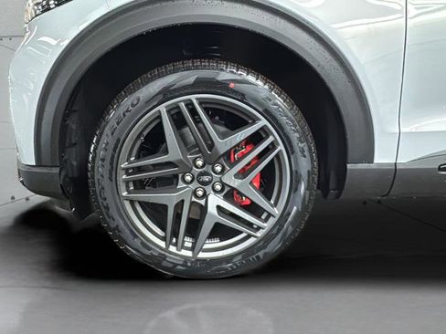 New 2026 Ford Explorer ST-Line w/ ST-Line Street Pack image 16