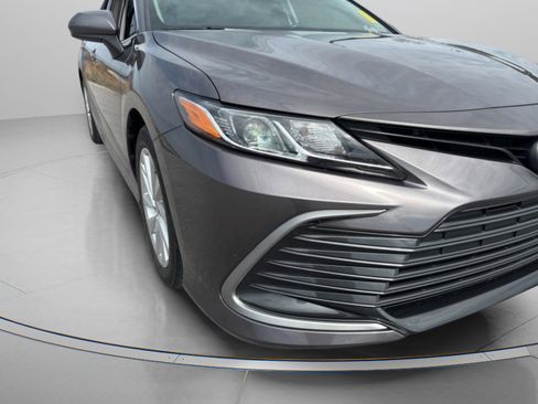 Used 2023 Toyota Camry LE image 2