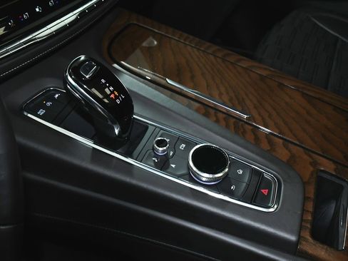 Used 2023 Cadillac Escalade ESV Sport Platinum AWD/4WD image 38