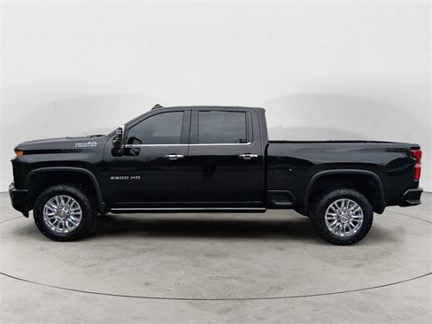 Used 2022 Chevrolet Silverado 2500 High Country w/ Z71 Off-Road Package image 2