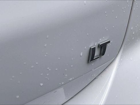 Used 2024 Chevrolet Equinox LT FWD image 8