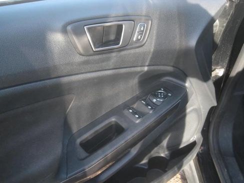 Used 2020 Ford EcoSport SE w/ SE Convenience Package image 19
