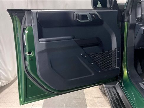 Used 2025 Ford Bronco Outer Banks image 9