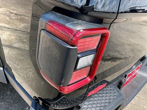 Used 2020 Jeep Gladiator Overland image 20