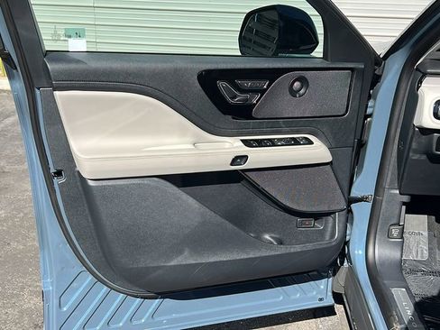 New 2026 Lincoln Aviator Reserve image 13