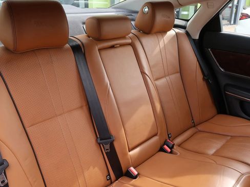 Used 2016 Jaguar XJ R-Sport image 20