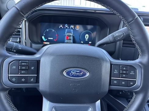 Used 2025 Ford F250 Lariat w/ Black Appearance Package image 26