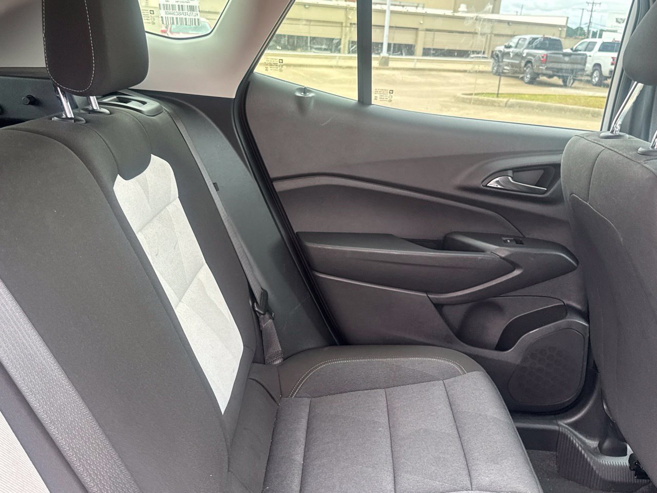 Used 2025 Chevrolet Trax LS FWD image 34