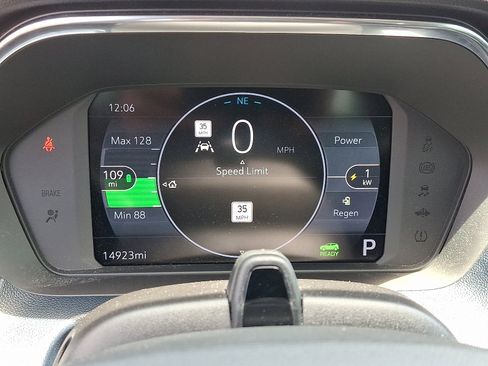 Certified 2023 Chevrolet Bolt EUV Premier w/ Sun & Sound Package FWD image 22