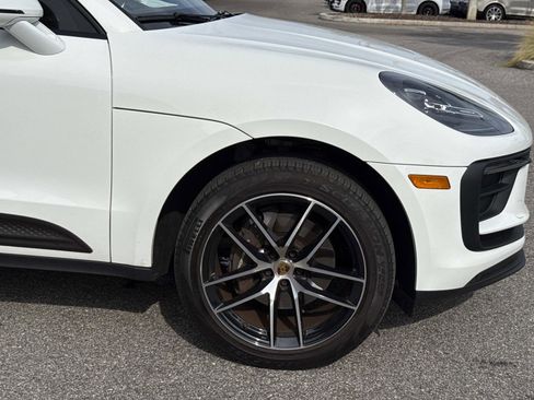 Certified 2022 Porsche Macan image 17
