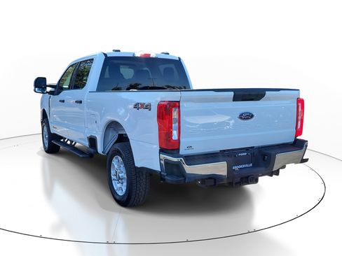 Used 2025 Ford F250 XLT image 4