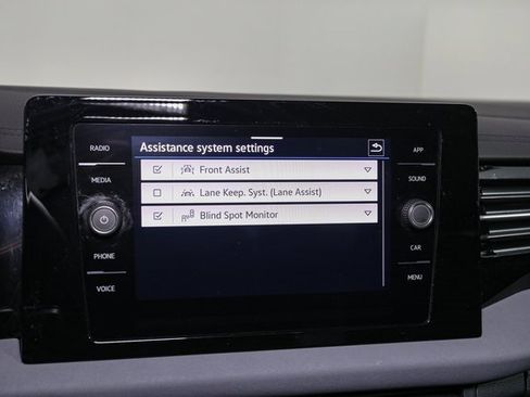 Used 2025 Volkswagen Jetta SE image 22