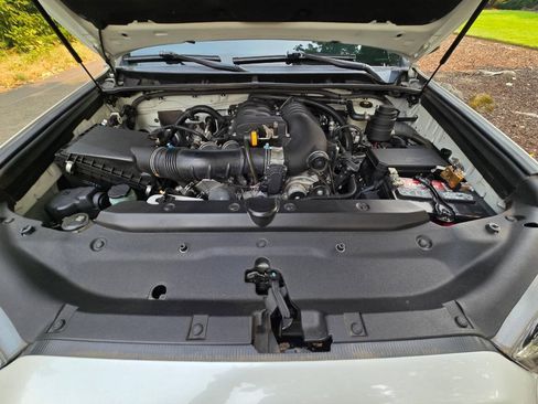 Used 2018 Toyota 4Runner Limited AWD/4WD image 37