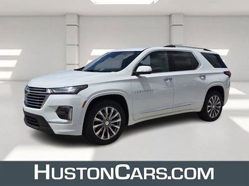 Used 2023 Chevrolet Traverse Premier FWD image 1