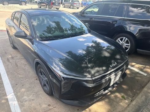 Certified 2025 Kia K4 FWD image 2