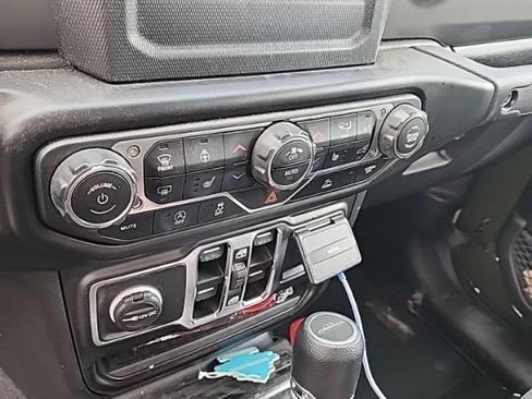 Used 2022 Jeep Gladiator Sport AWD/4WD image 14