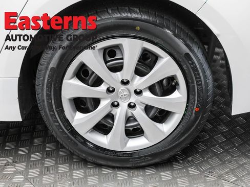 Used 2024 Toyota Corolla LE FWD image 8