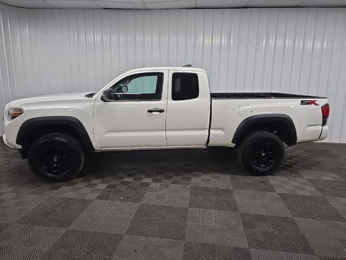 Used 2020 Toyota Tacoma SR image 5