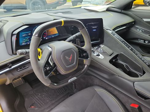 Used 2025 Chevrolet Corvette Z06 w/ Z07 Performance Package RWD image 18