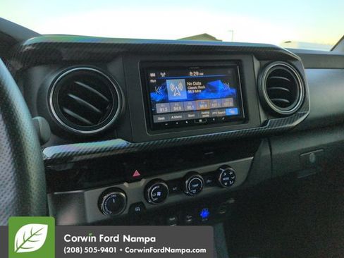 Used 2018 Toyota Tacoma SR5 AWD/4WD image 16
