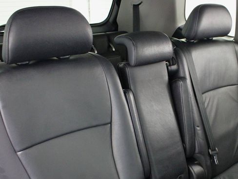 Used 2011 Toyota Highlander SE w/ Tow Pkg FWD image 45