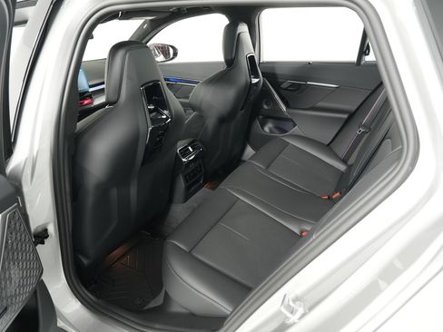 Used 2025 BMW M5 Touring AWD/4WD image 27