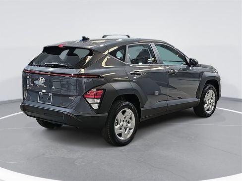 New 2026 Hyundai Kona SE image 5