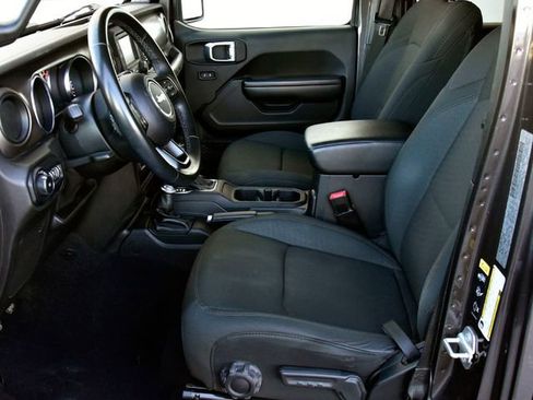 Used 2020 Jeep Wrangler Unlimited Sport S image 12