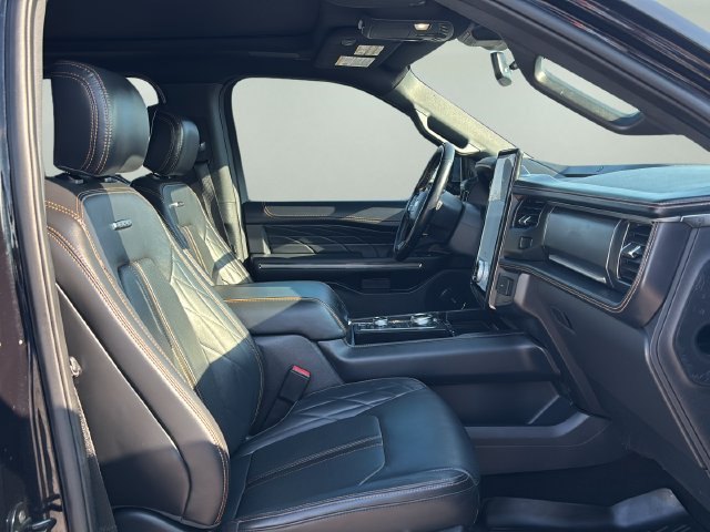 Used 2022 Ford Expedition Platinum AWD/4WD image 10