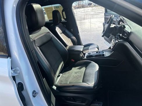 Used 2023 Ford Explorer ST-Line w/ Class IV Trailer Tow Package image 39