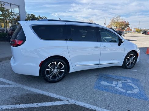 New 2026 Chrysler Pacifica Pinnacle w/ Trailer Tow Group image 32