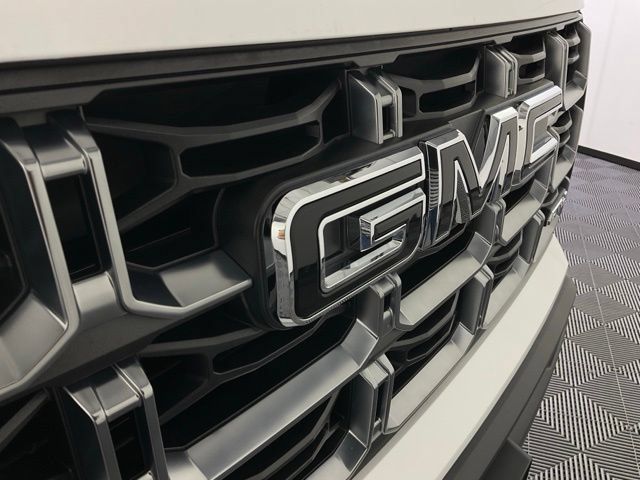 Used 2025 GMC Canyon AT4 w/ Nightfall Edition AWD/4WD image 11