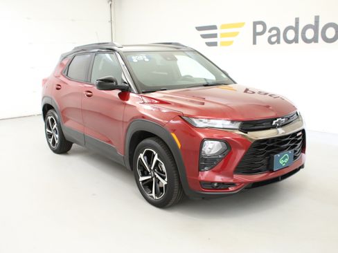 Used 2023 Chevrolet TrailBlazer RS w/ Sun and Liftgate Package FWD image 2