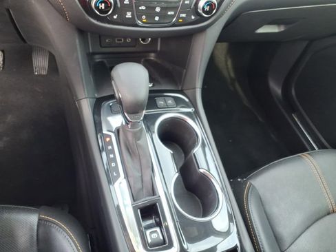 Used 2022 Chevrolet Equinox Premier AWD/4WD image 17