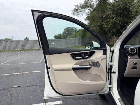 Certified 2026 Mercedes-Benz GLC 300 4MATIC image 18