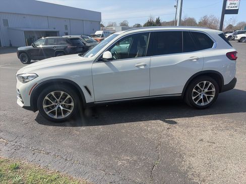 Used 2019 BMW X5 xDrive40i w/ Premium Package 2 image 4