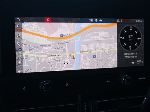 Certified 2023 Porsche Macan image 21