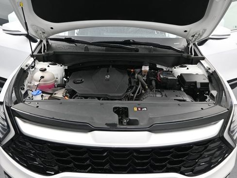 Used 2024 Kia Sportage EX FWD image 5