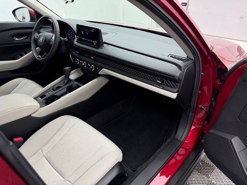 Used 2024 Honda Accord EX image 38