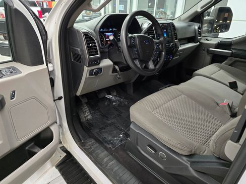 Used 2016 Ford F150 XLT w/ Trailer Tow Package image 18