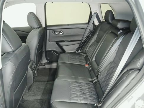 Used 2026 Nissan Rogue Platinum w/ Platinum Premium Package AWD/4WD image 12