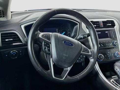 Used 2014 Ford Fusion SE w/ Equipment Group 201A FWD image 18