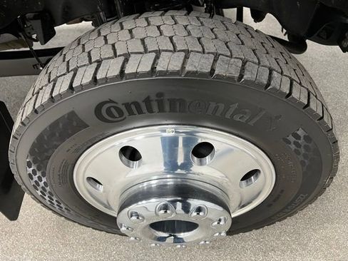 Used 2025 Ford F450 Platinum w/ FX4 Off-Road Package AWD/4WD image 19