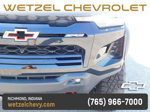 Used 2025 Chevrolet Colorado ZR2 w/ Technology Package AWD/4WD image 13
